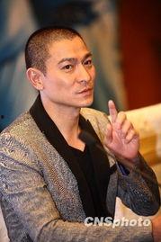 演员刘德华个人资料,华语影坛的常青树，多才多艺的巨星传奇